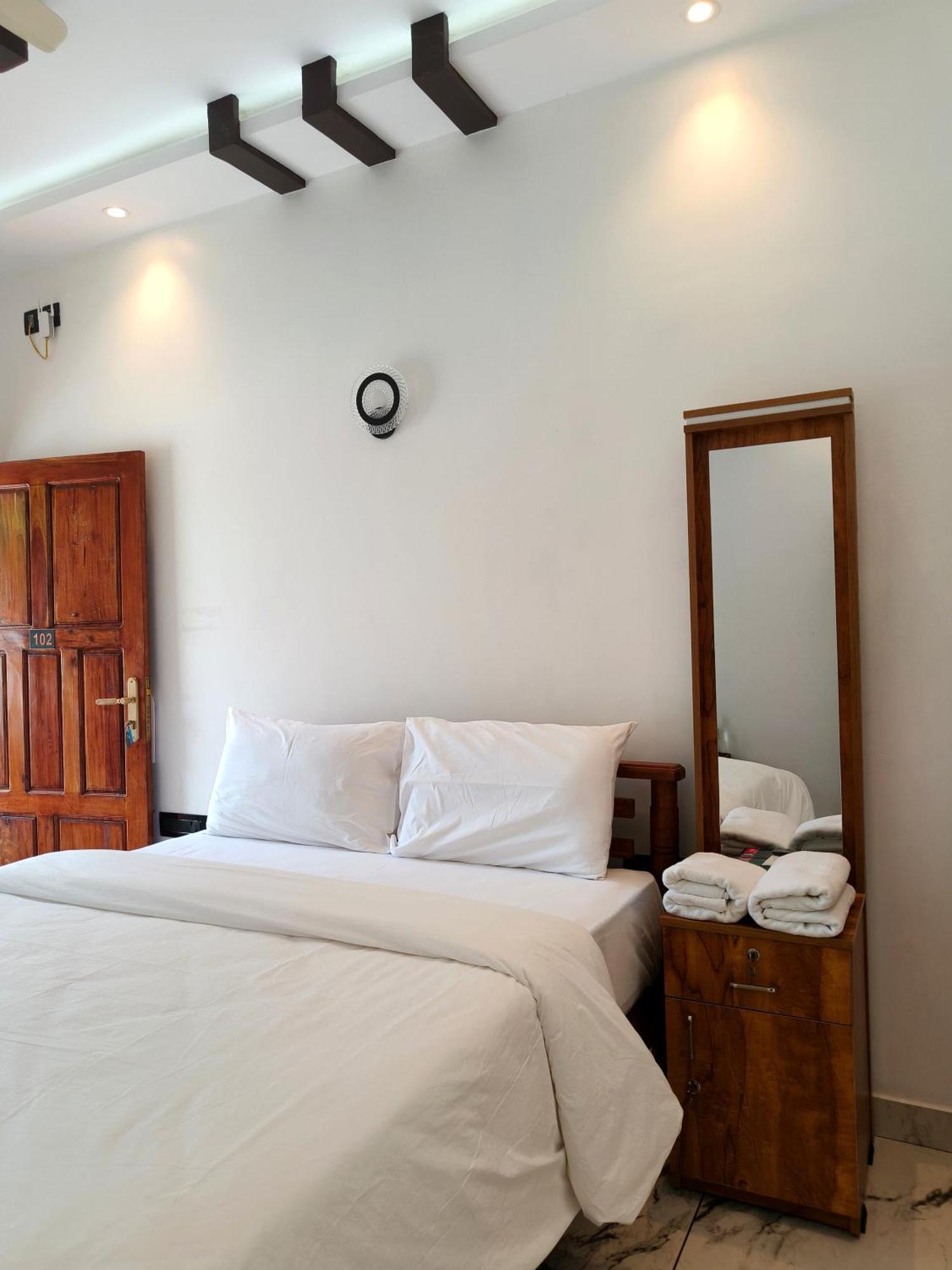 ורקלה Wavealokam Beach Retreat מראה חיצוני תמונה